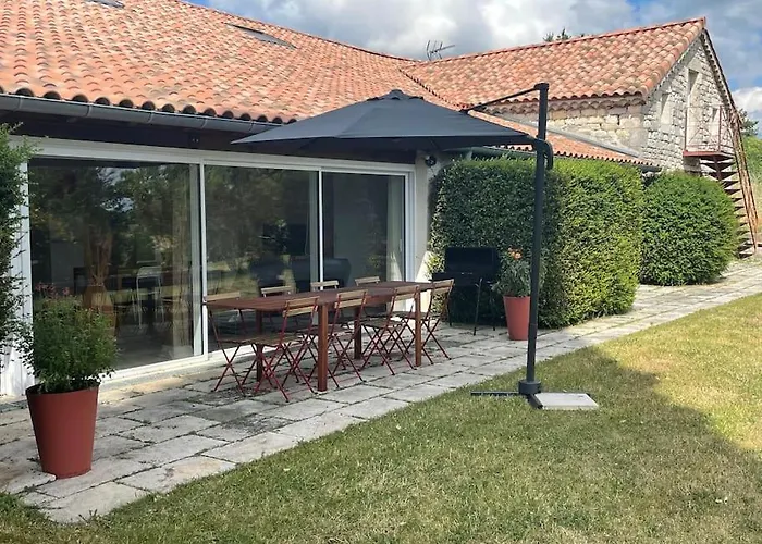 Grange Rénovée Du Xviiième Siècle *