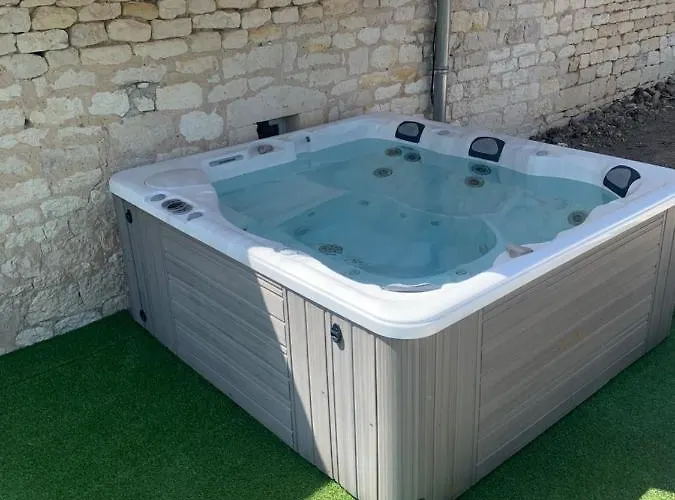 Grange Rénovée Du Xviiième Siècle *