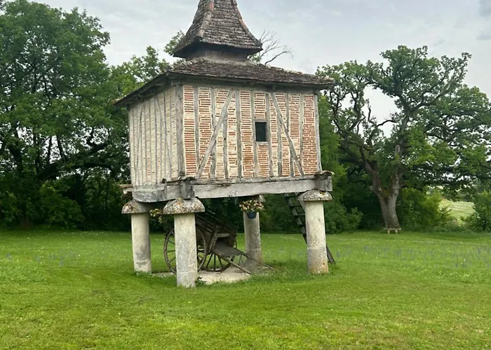 Grange Rénovée Du Xviiième Siècle *